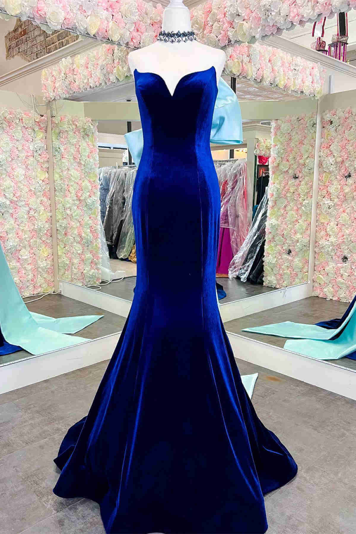 Cheap Royal Blue Velvet Prom Dresses 2024 Mermaid Fitted with Bow –  MyChicDress