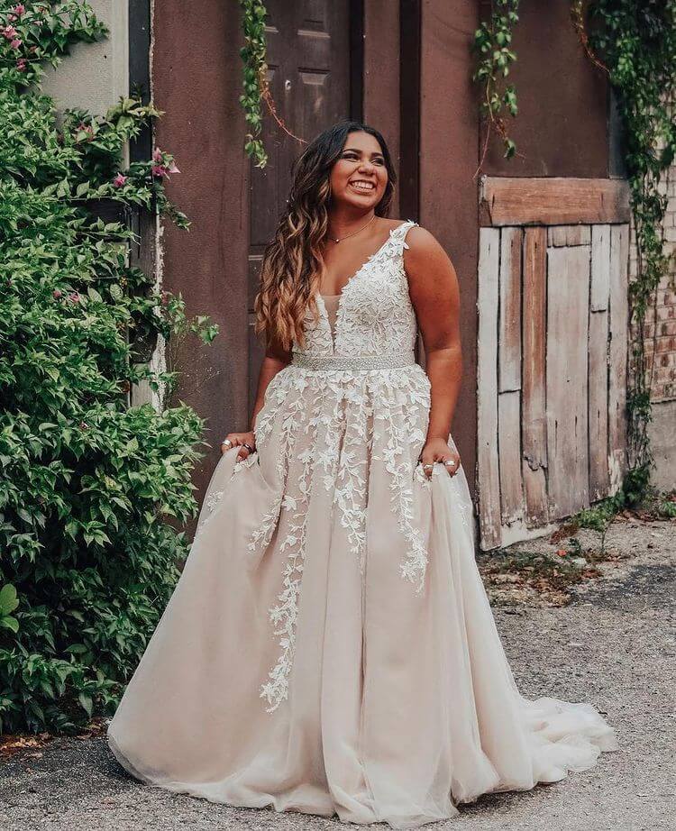 The 12 Best Plus-Size Wedding Dresses For Any & Every Wedding  Plus size  formal dresses, Plus size prom dresses, Prom dresses