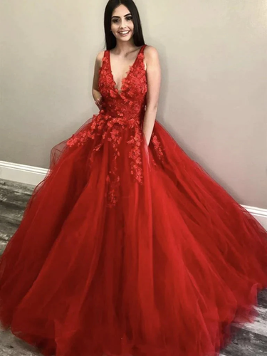 The 10 Hottest Prom Dress Trends for tue coming year