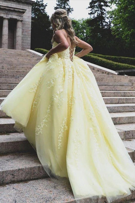 The Perfect 5 Prom Dresses Fit For A Prom Queen!