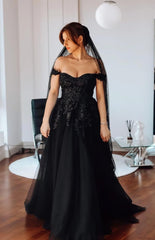 A Line Lace Gothic Black Wedding Dresses for Bride with Veil Free - MyChicDress