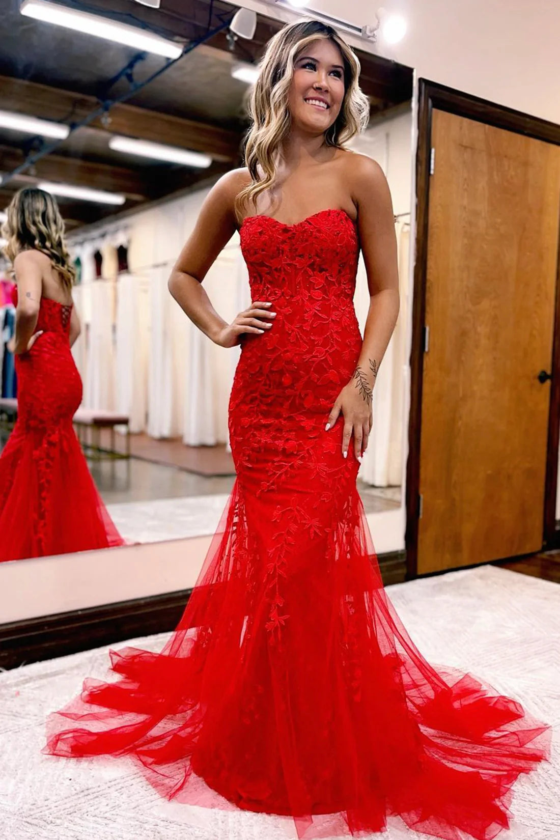 2024 Cheap Red Sequin Lace Prom Dresses Corset Top Off The