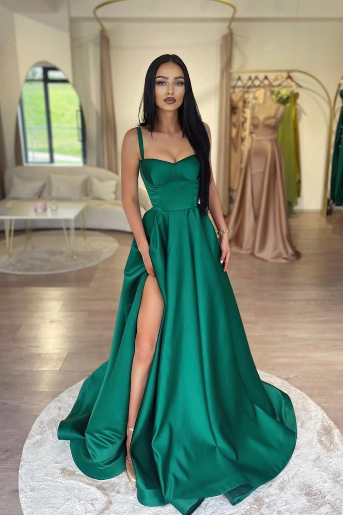 Nuevo vestido de fiesta de satén verde esmeralda