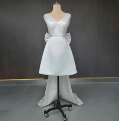 Minimalist Short Wedding Dress Satin V-Neck With Bow Back