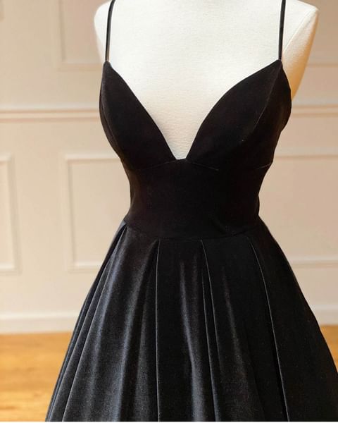 2025 Long Black Velvet Prom Dresses Spaghetti Straps V Neck Evening Party Dress MyChicDress