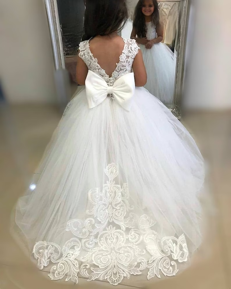 Hot Floor Length Sleeveless Lace White Flower Girl Dresses with Bowknot MyChicDress