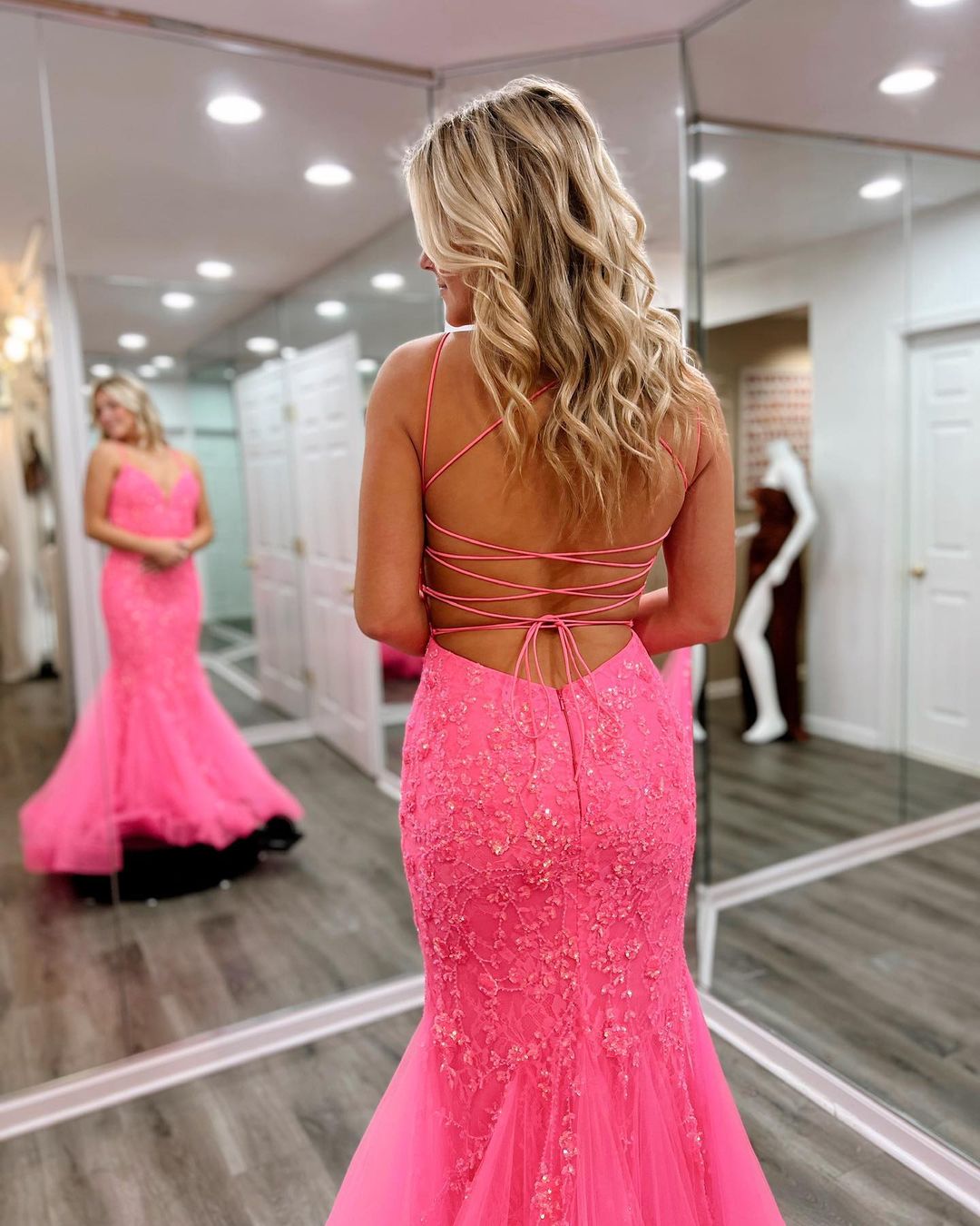 Pink Mermaid V Neck Prom Dresses Coral Tulle Long Evening Dress with Appliques