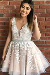 Short A Line Lace Homecoming Dresses V Neck Prom Dresses